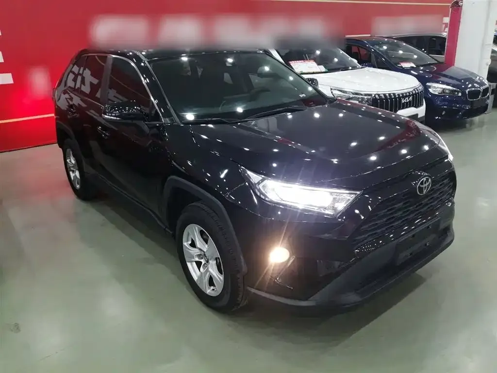 Toyota RAV4 — фото 7