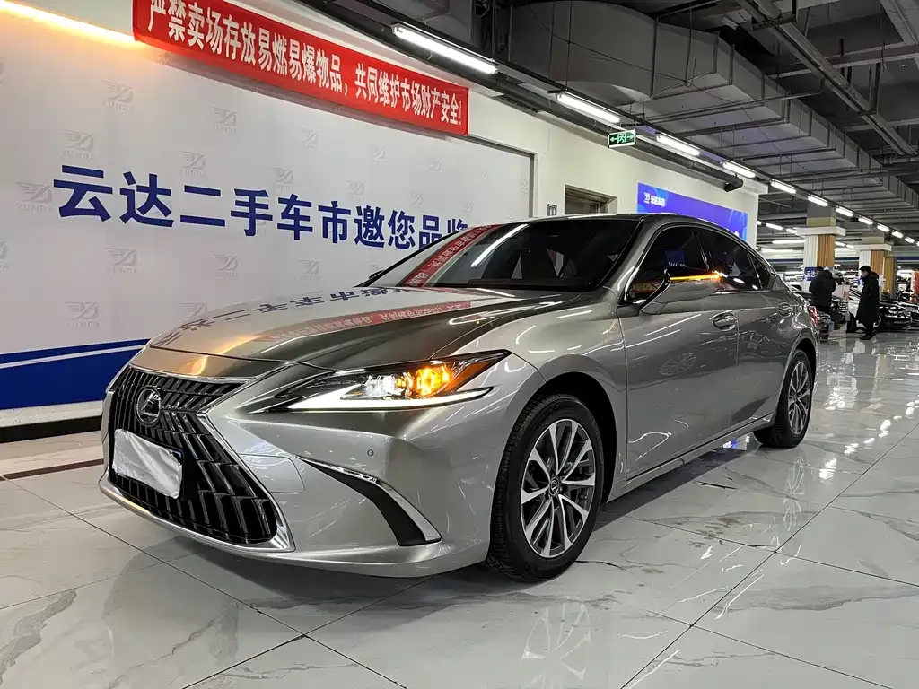 Lexus ES — фото 9