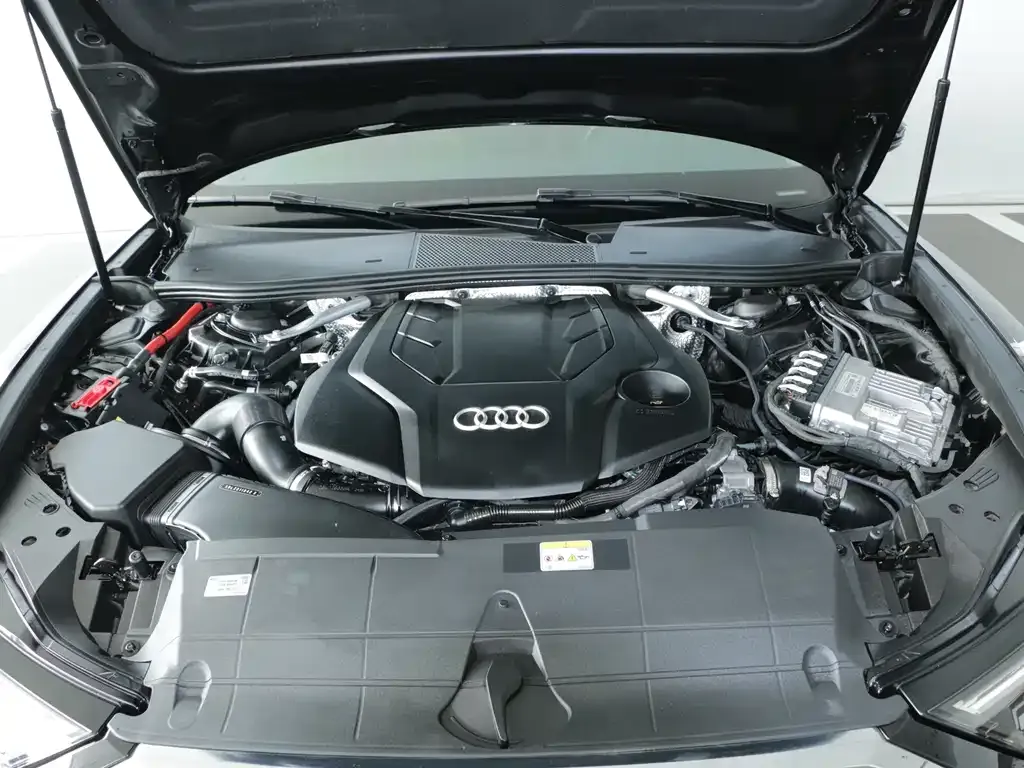 Audi A6L — фото 10