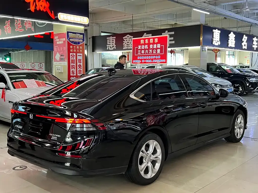 Honda Accord — фото 3
