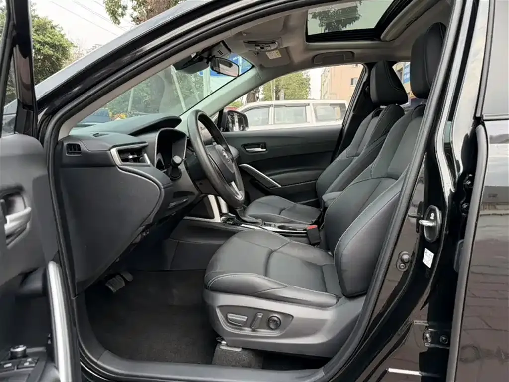 Toyota Frontlander 2023 из CN, фото 5