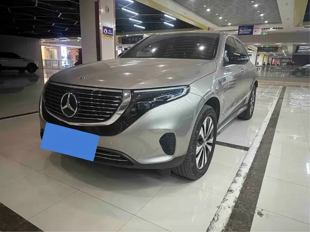 Mercedes-Benz EQC — фото 1