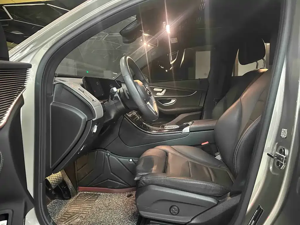 Mercedes-Benz EQC — фото 4