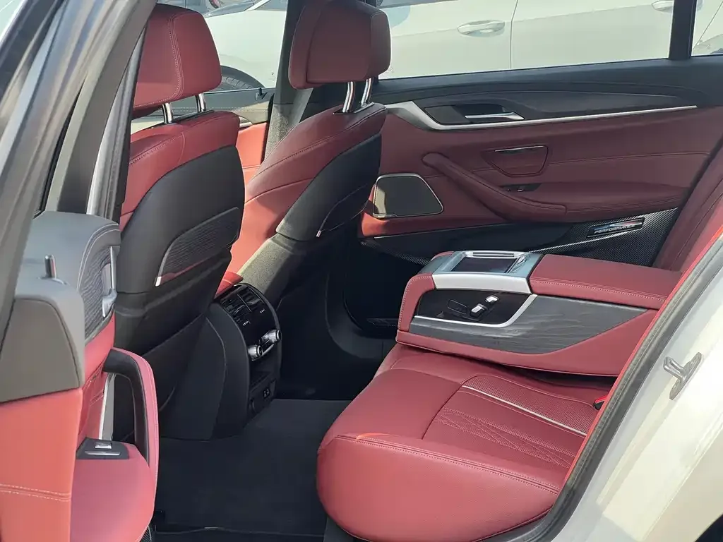 BMW 5 Series 2021 из CN, фото 7