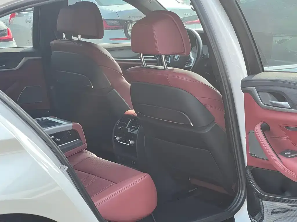 BMW 5 Series 2021 из CN, фото 2