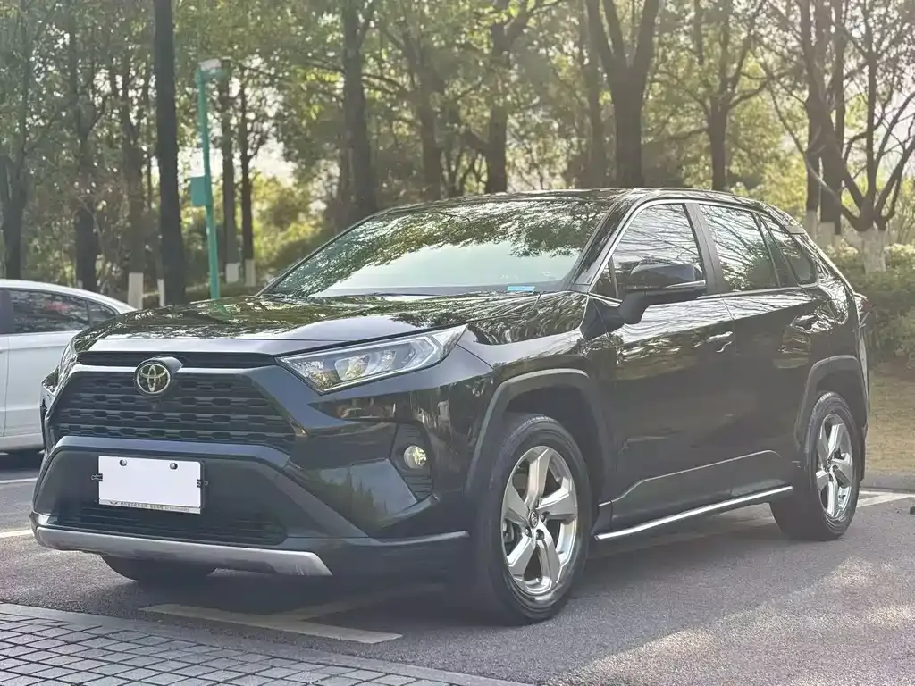 Toyota RAV4 2021 из CN, фото 1