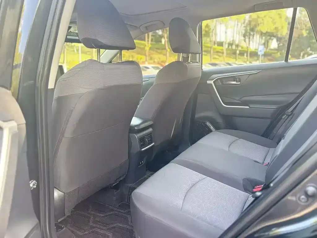 Toyota RAV4 2021 из CN, фото 4