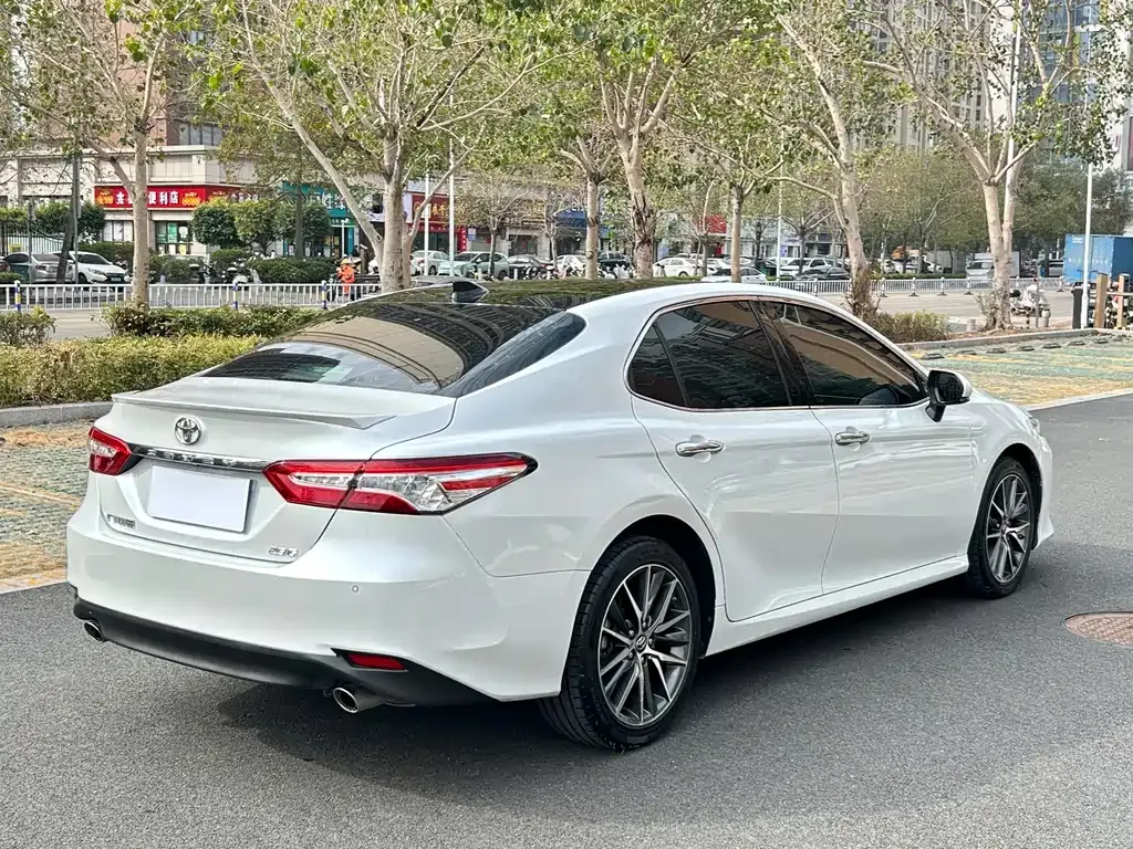 Toyota Camry 2022 из CN, фото 5