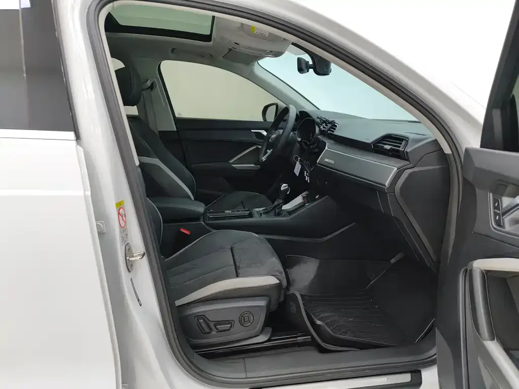 Audi Q3 2023 из CN, фото 8
