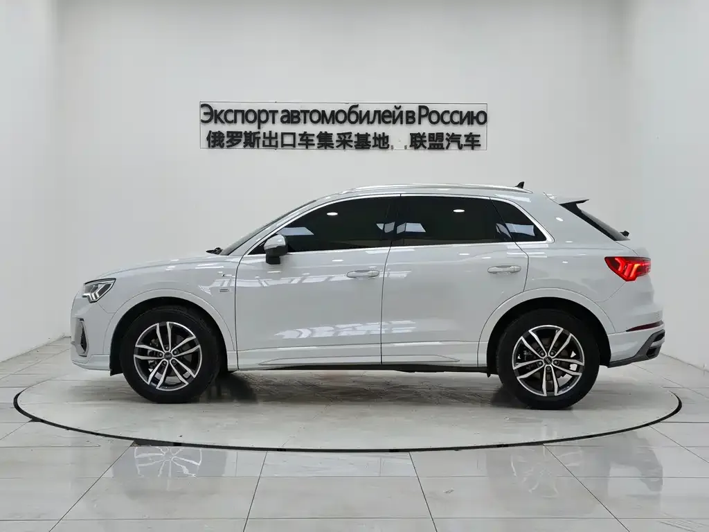 Audi Q3 2023 из CN, фото 4