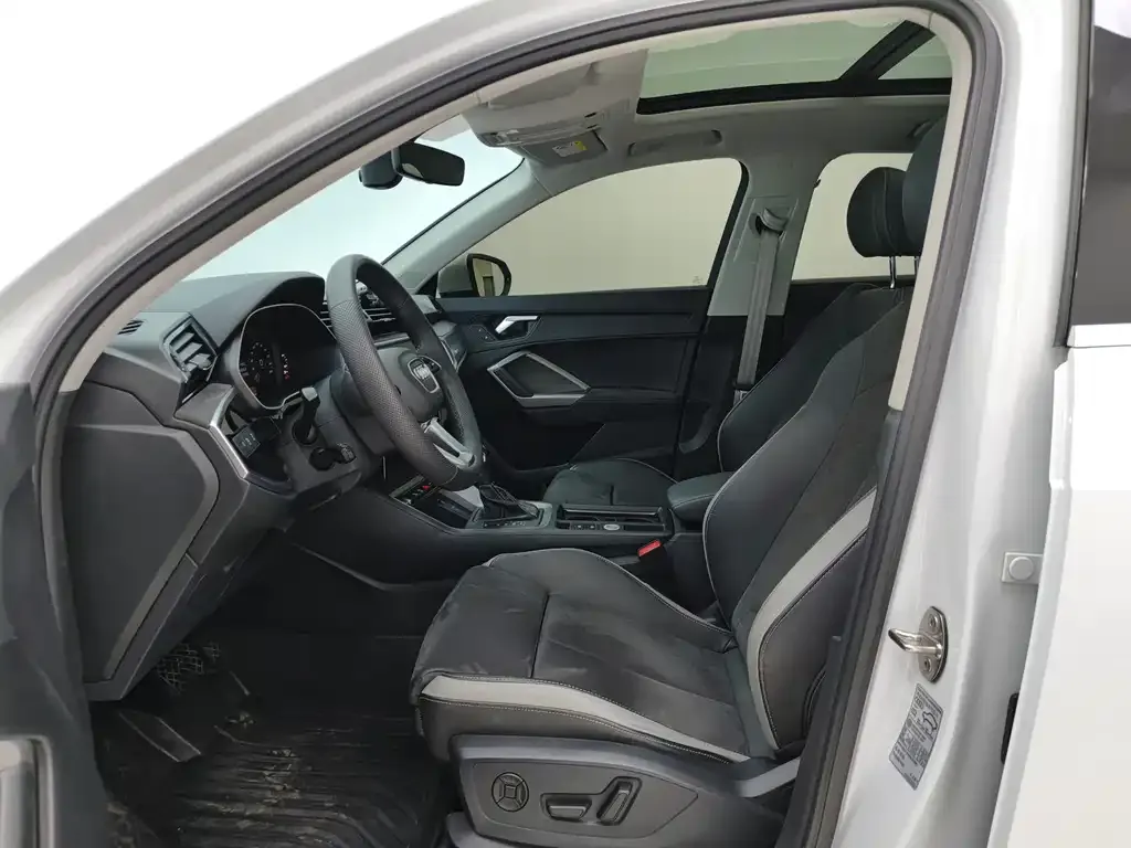 Audi Q3 2023 из CN, фото 10