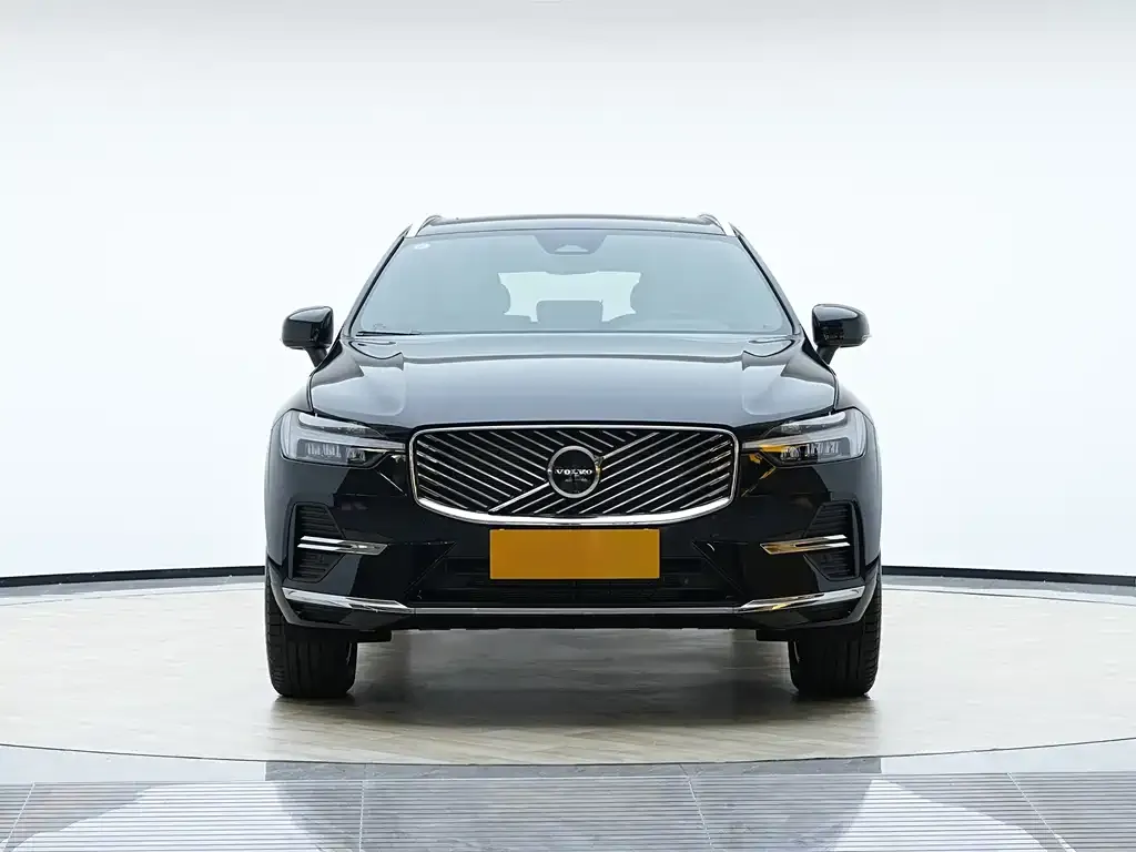 Volvo XC60 — фото 2