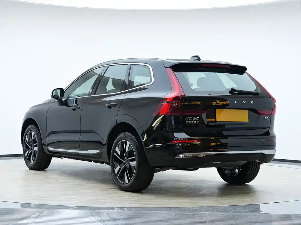Volvo XC60 — фото 4