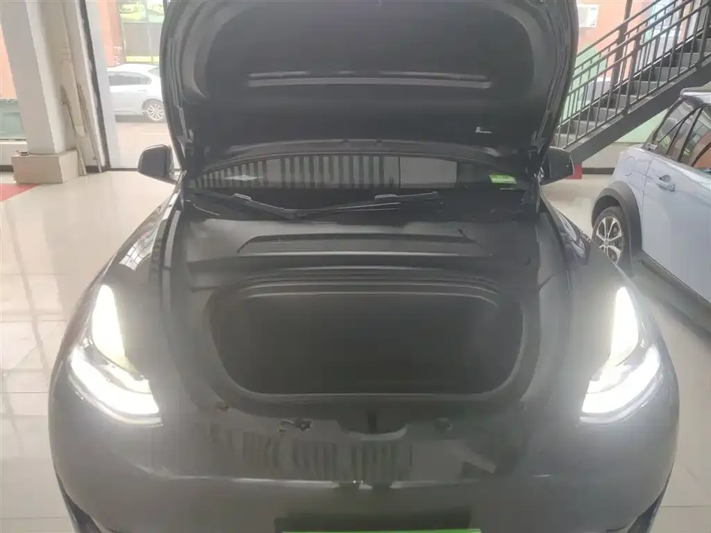 Tesla Model Y 2024 из CN, фото 3