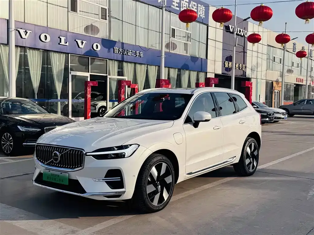 Volvo XC60 PHEV — фото 1