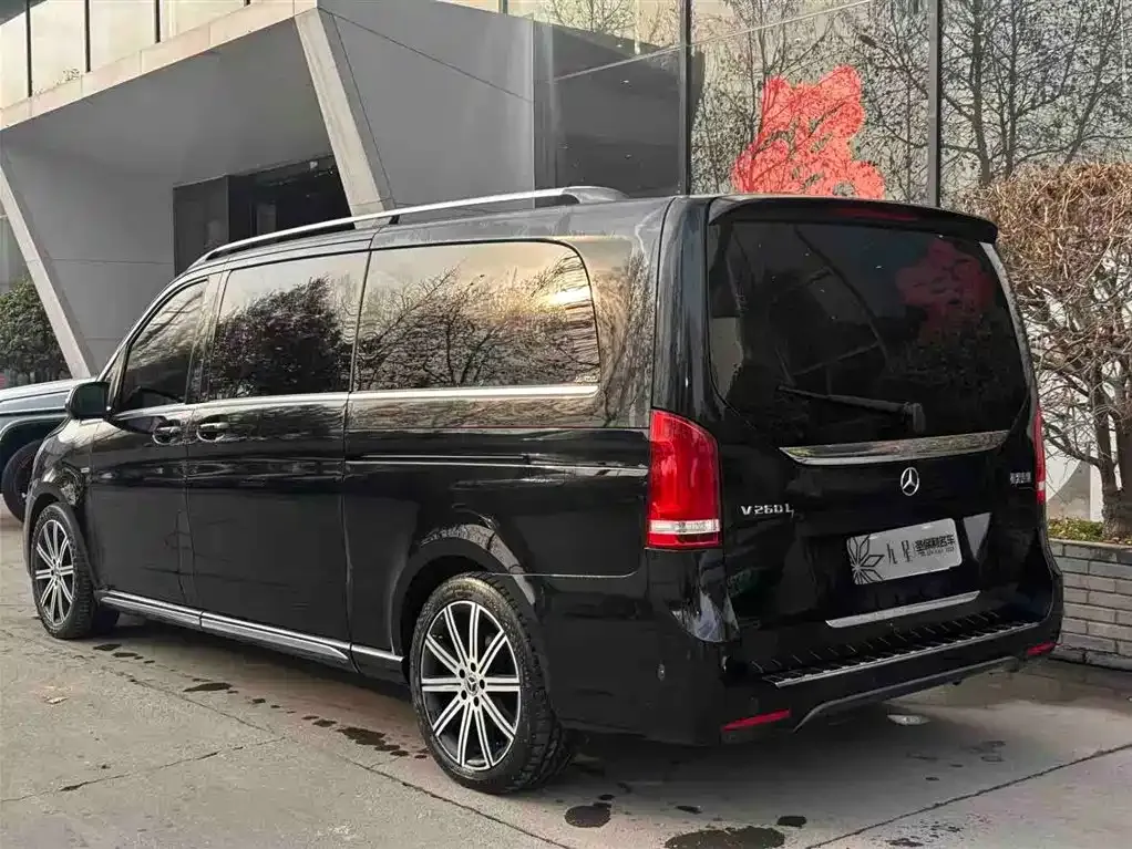 Mercedes-Benz V-Class 2022 из CN, фото 3