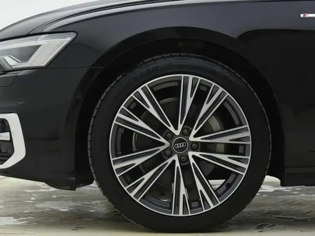 Audi A6L 2023 из CN, фото 7