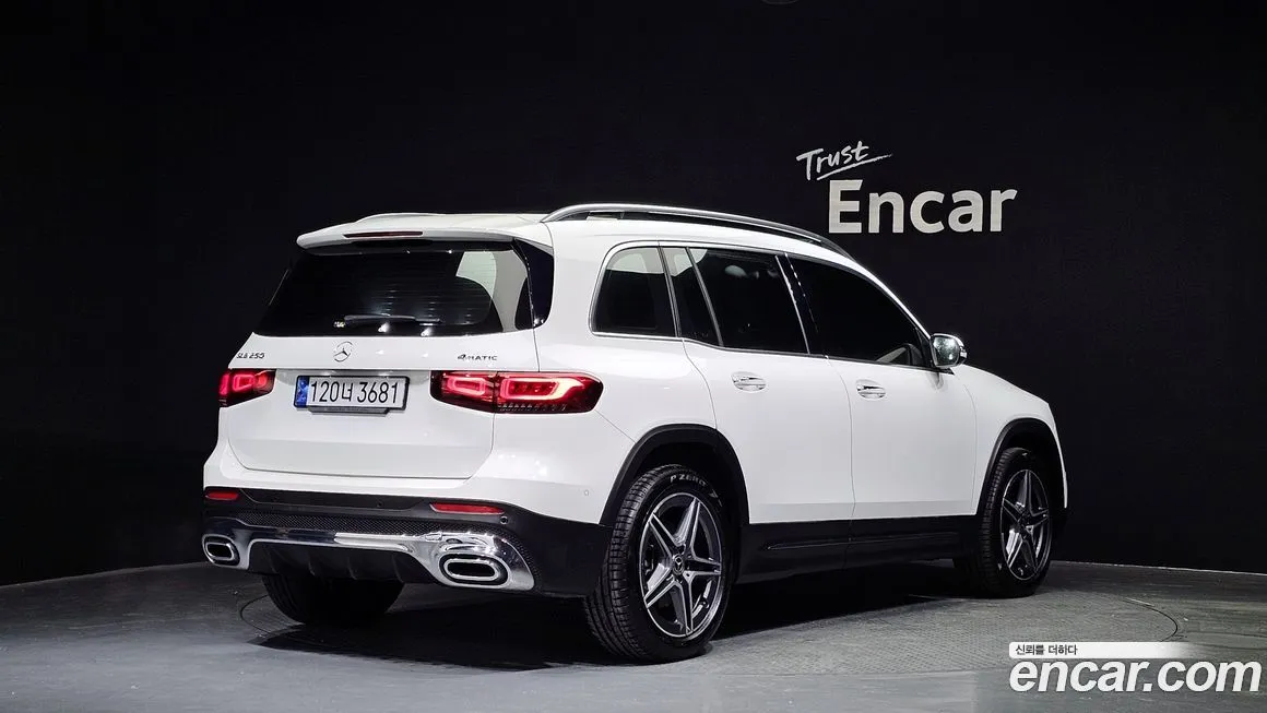 Mercedes-Benz GLB-Class — фото 2