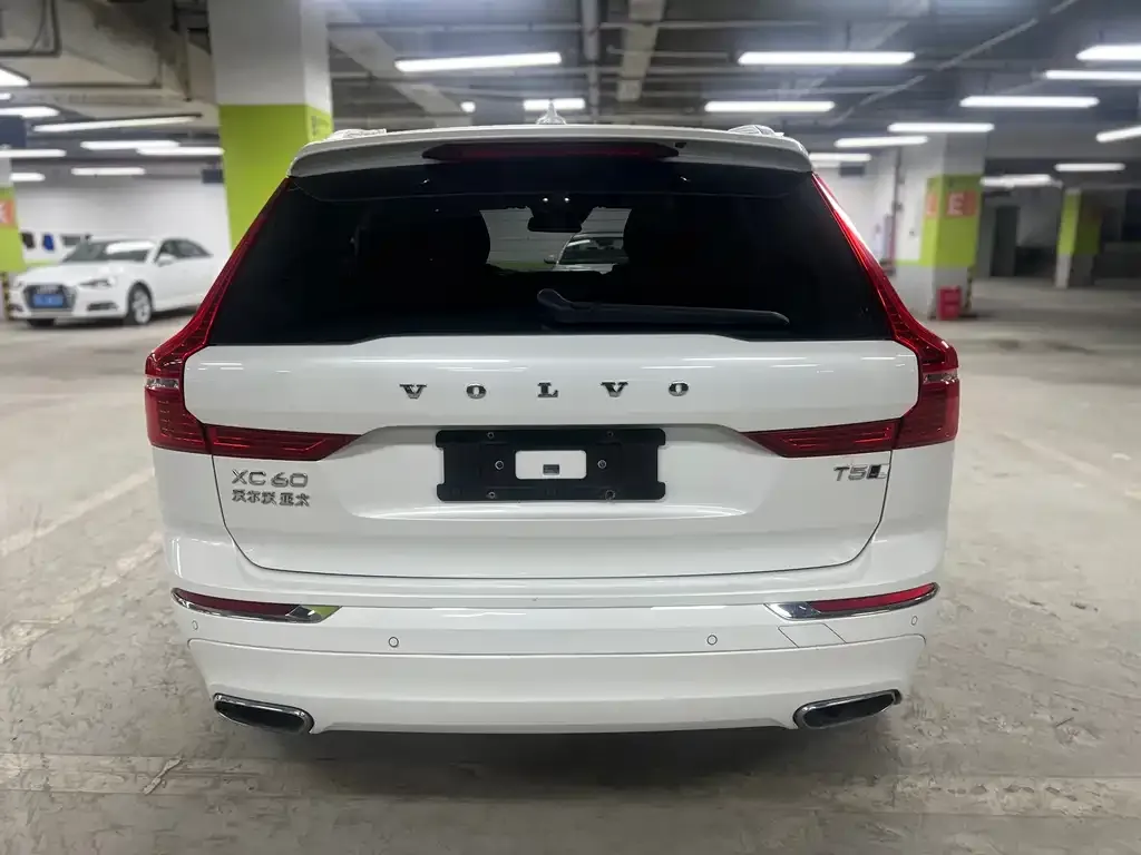Volvo XC60 — фото 2