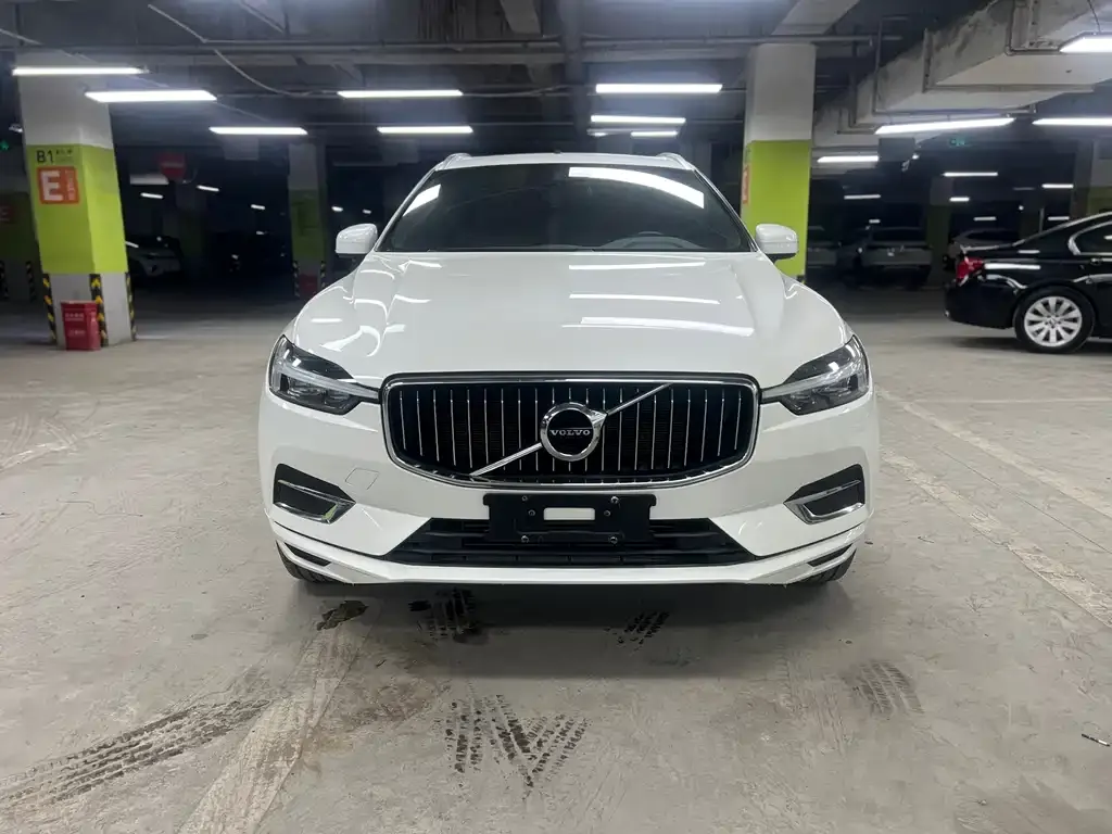 Volvo XC60 — фото 5