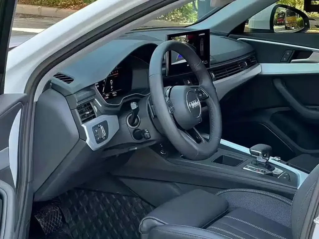 Audi A4L 2023 из CN, фото 7