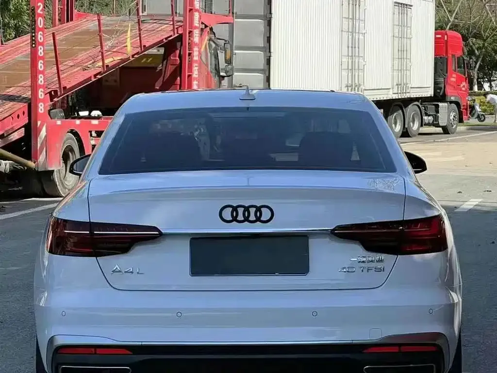 Audi A4L 2023 из CN, фото 6