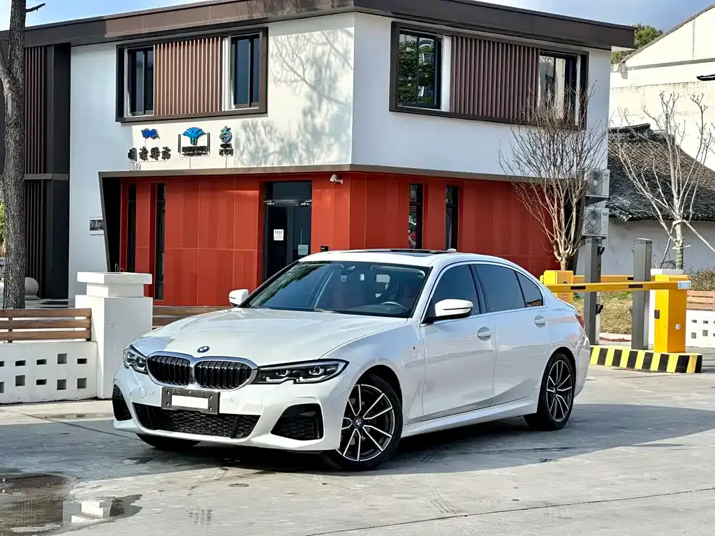 BMW 3 Series — фото 1