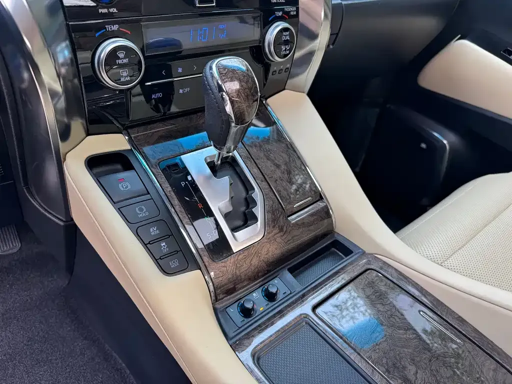 Toyota Alphard 2021 из CN, фото 8
