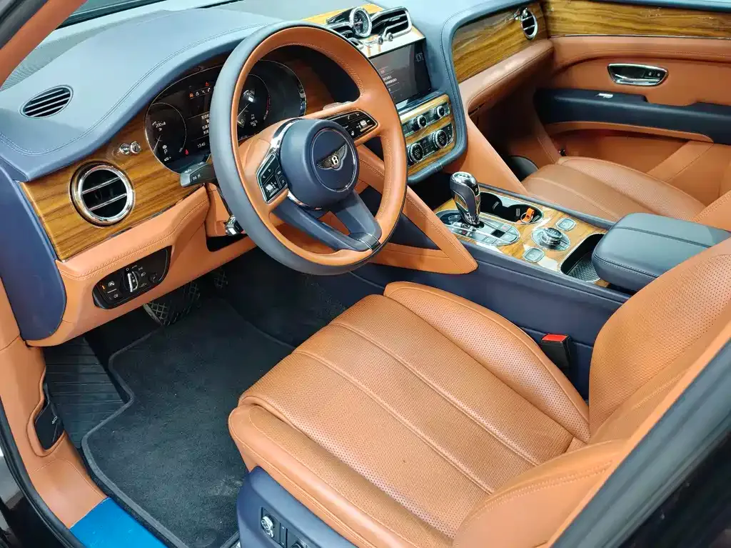 Bentley Bentayga 2021 из CN, фото 9