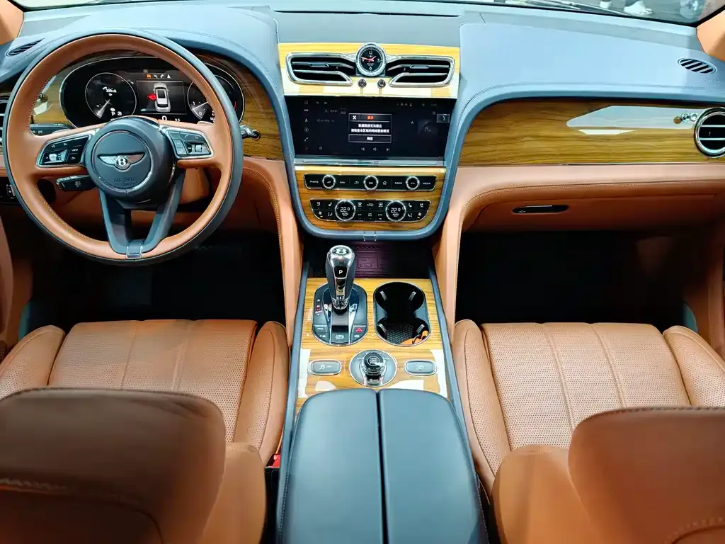 Bentley Bentayga 2021 из CN, фото 6