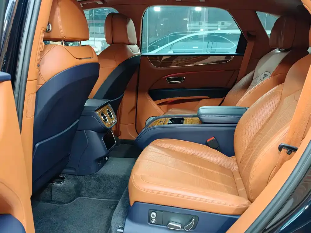 Bentley Bentayga 2021 из CN, фото 4
