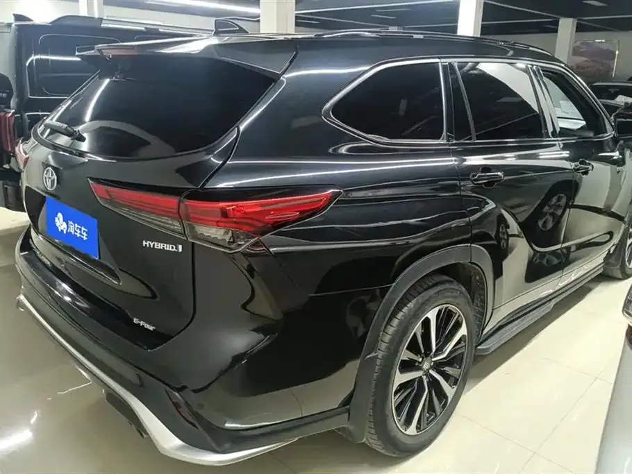 Toyota Crown Kluger 2022 из CN, фото 5
