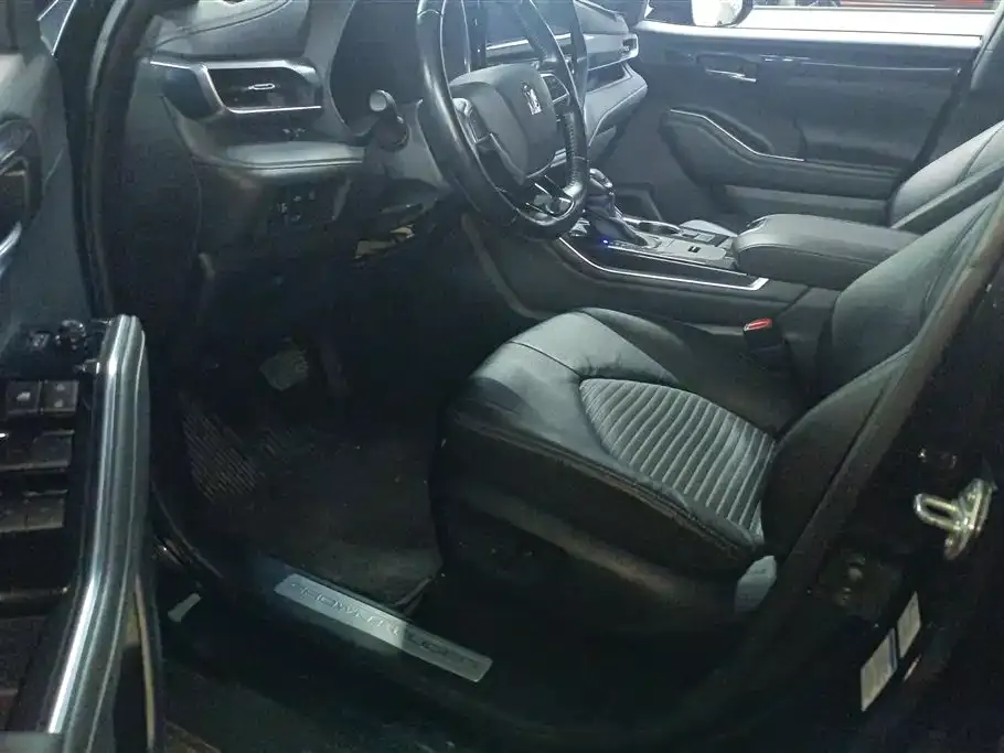 Toyota Crown Kluger 2022 из CN, фото 3