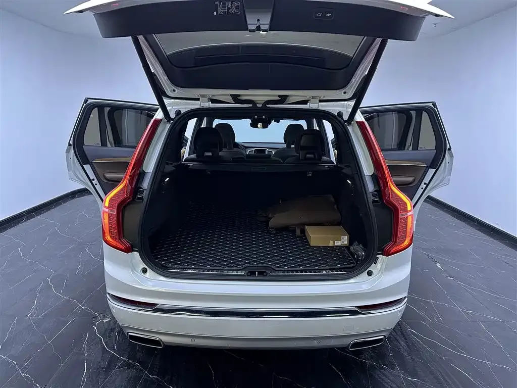 Volvo XC90 2021 из CN, фото 8