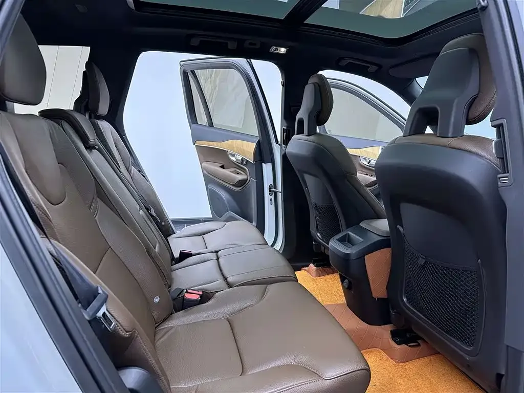 Volvo XC90 2021 из CN, фото 10