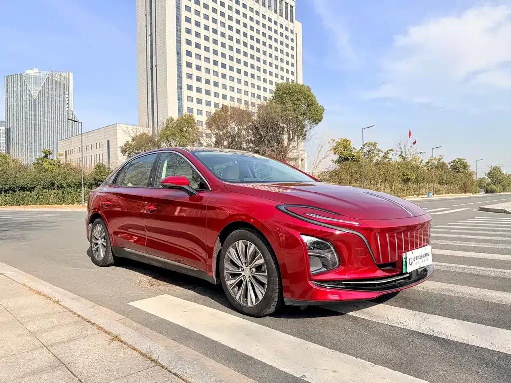 Hongqi E-QM5 — фото 2