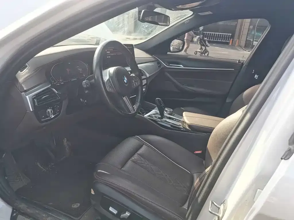 BMW 5 Series 2023 из CN, фото 5