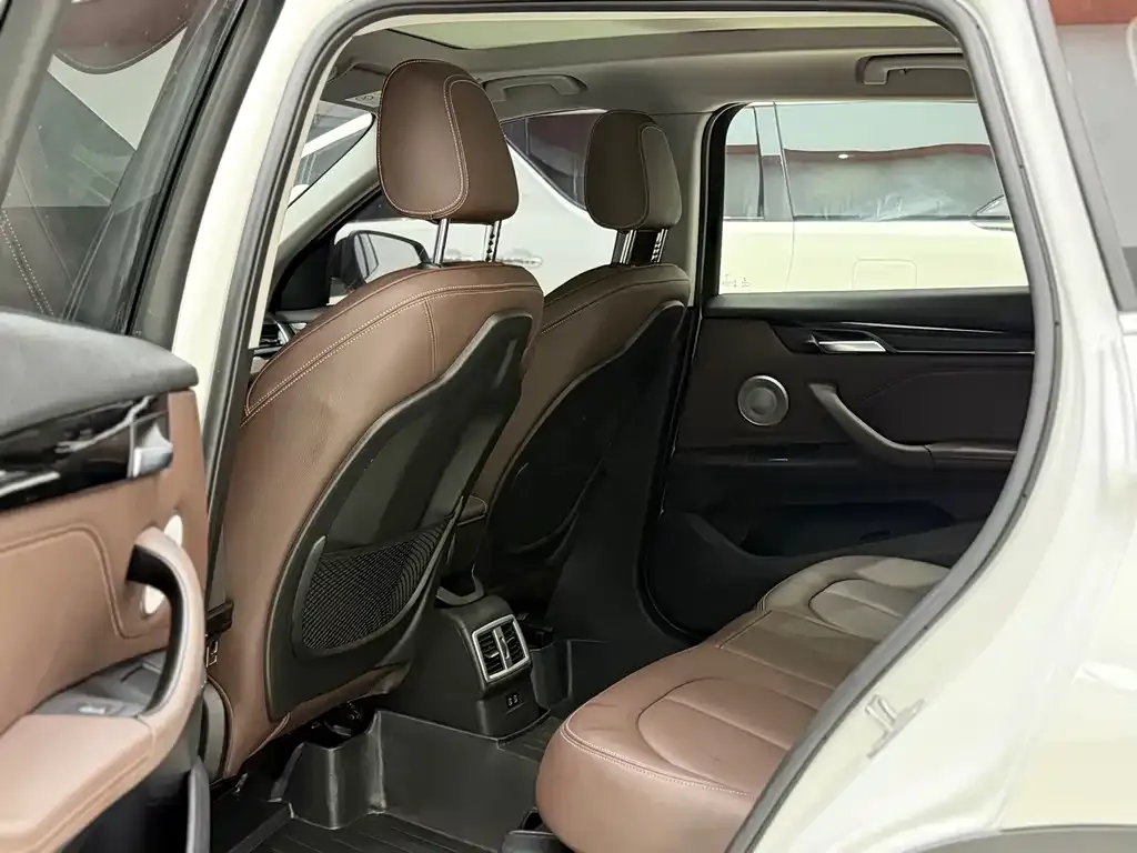 BMW X1 2021 из CN, фото 7