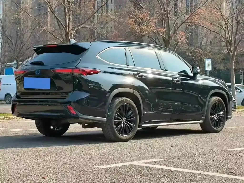 Toyota Highlander — фото 10