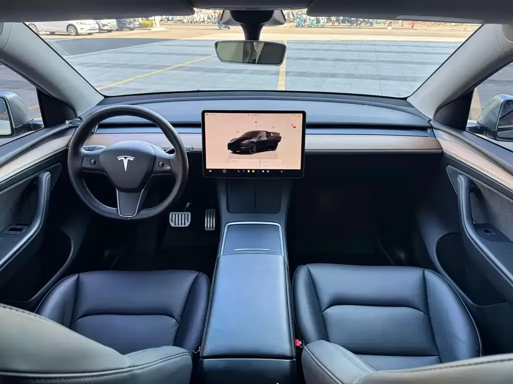 Tesla Model Y — фото 3
