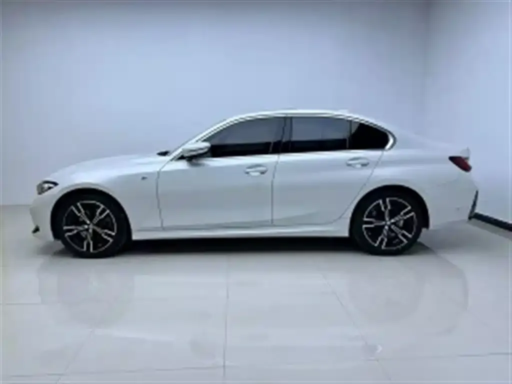 BMW 3 Series 2023 из CN, фото 2