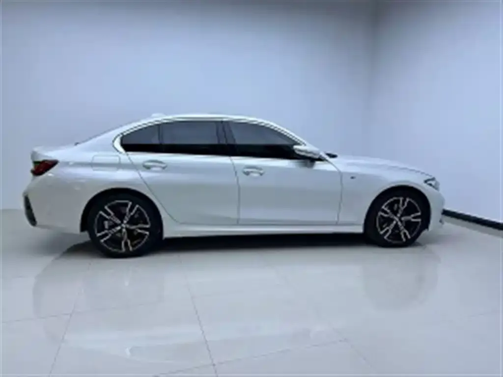 BMW 3 Series 2023 из CN, фото 3