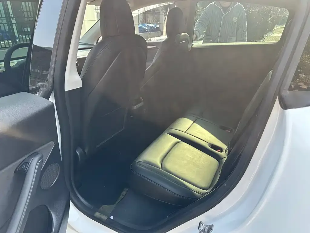 Tesla Model Y 2021 из CN, фото 2