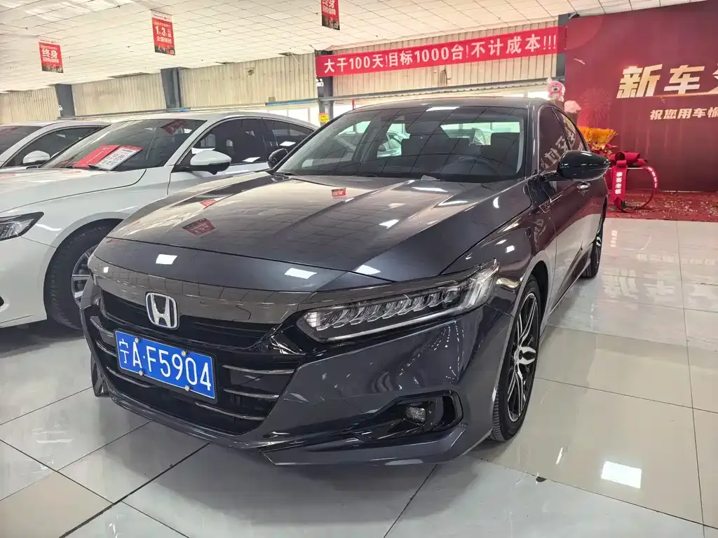 Honda Accord — фото 1