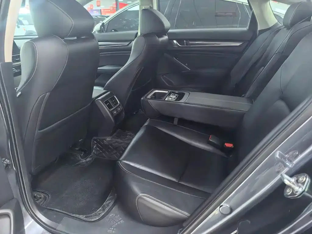 Honda Accord — фото 4