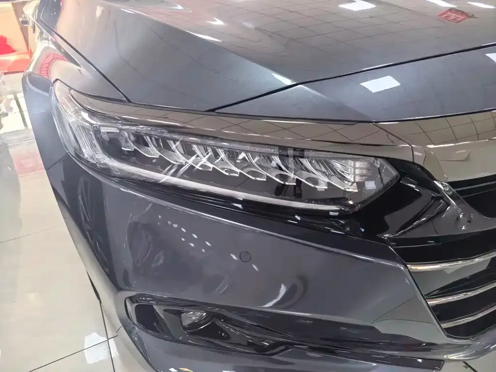 Honda Accord — фото 8
