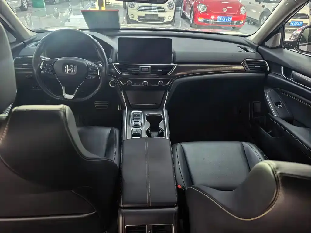 Honda Accord — фото 10