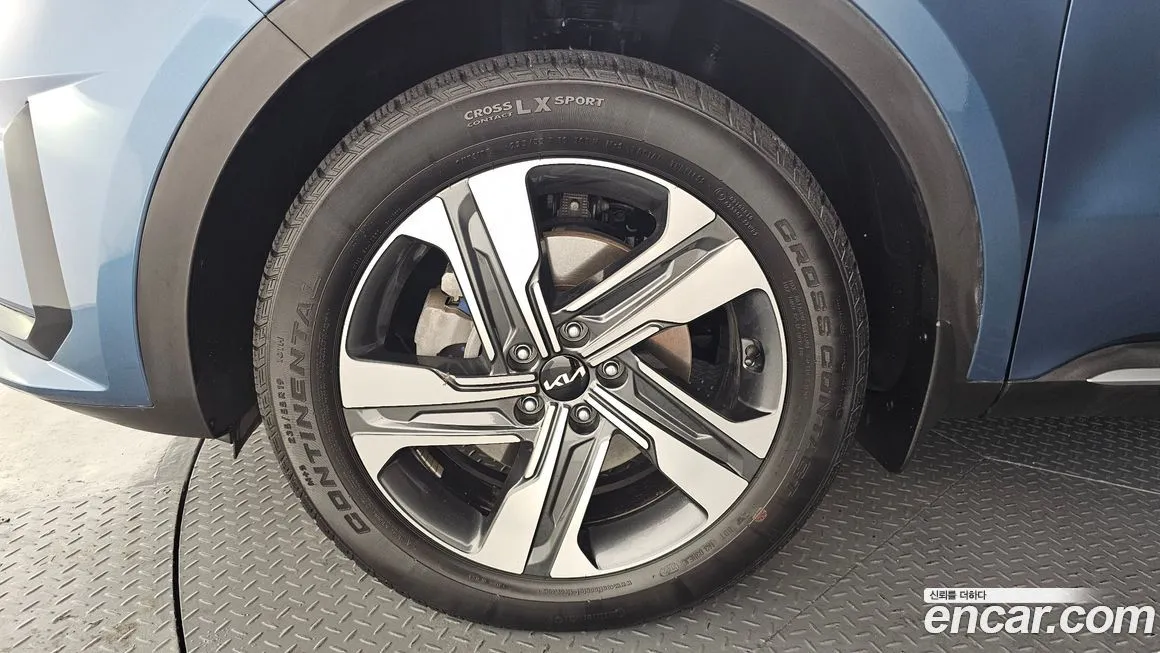 Kia Sorento — фото 7