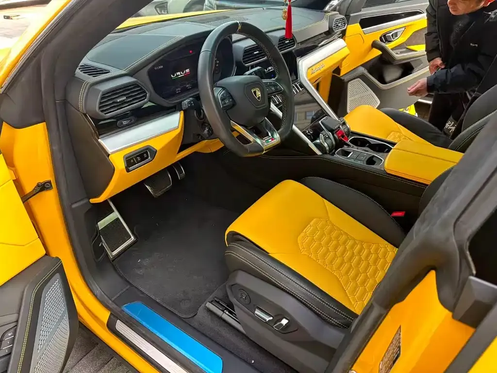 Lamborghini Urus 2023 из CN, фото 6