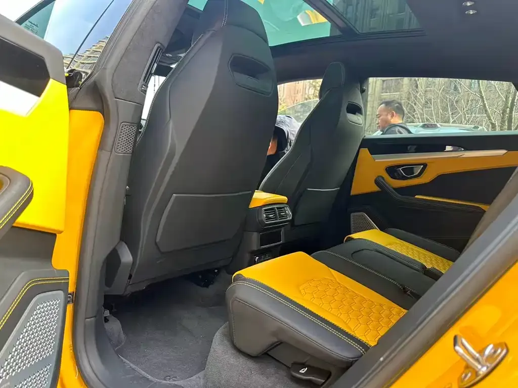 Lamborghini Urus 2023 из CN, фото 2